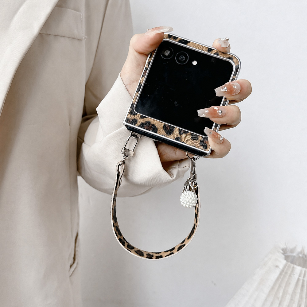 ヒョウ柄折りたたみフリップ電話ケース Motorola Ra - Matte Anti Glare Screen のレビューと価格